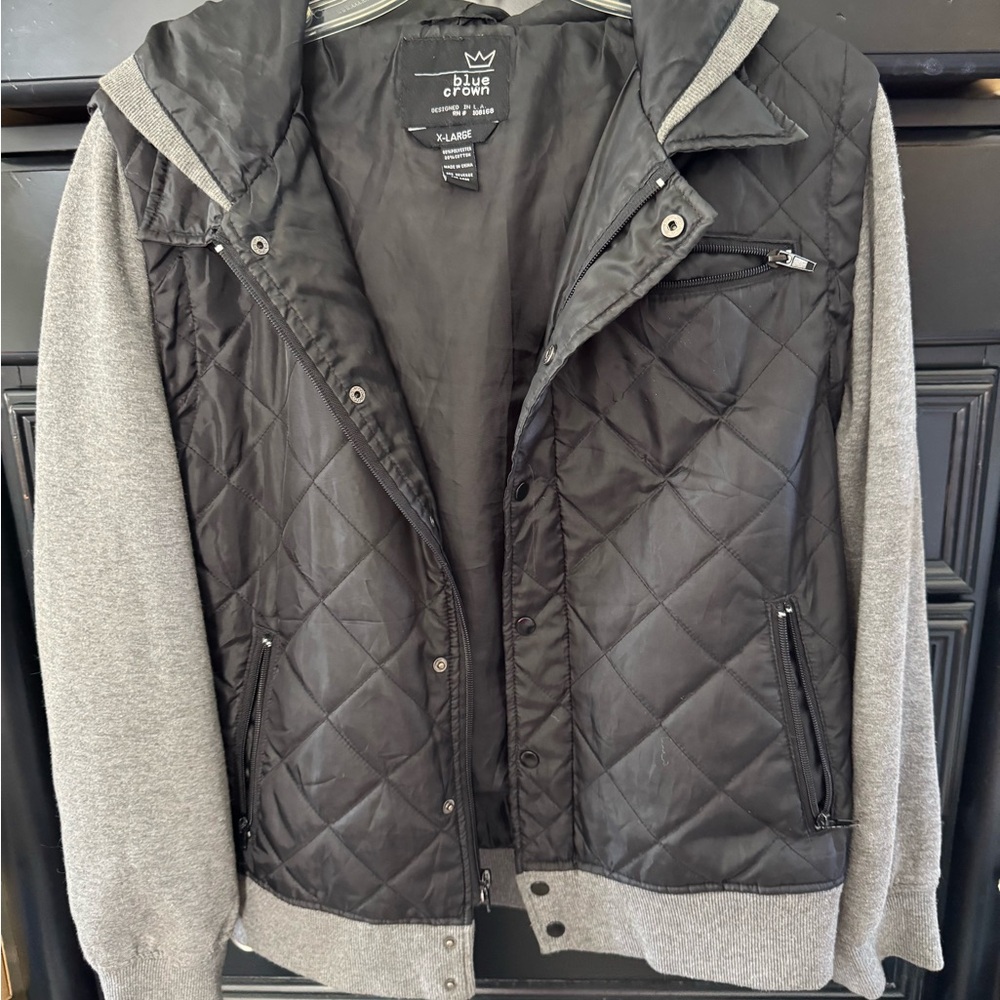 Unisex  Urban Outfitters Black and Gray Puffer Jacket with Stand-Up Collar